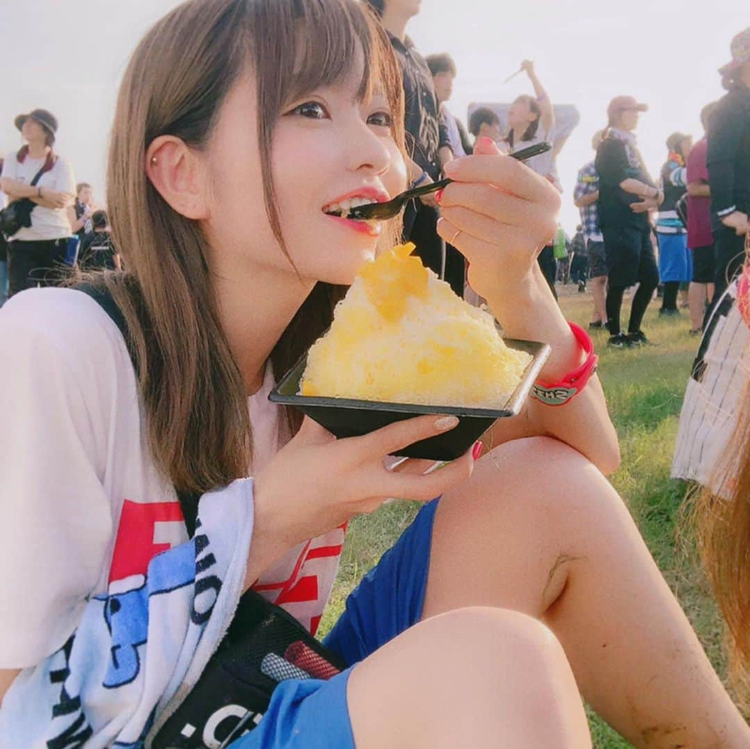 楠ろあさんのインスタグラム写真 - (楠ろあInstagram)「夏の終わりなんて信じらんないな 最高すぎる夏だった、 一生この夏の中で生きてたい 涼しくなってきたのがさみしいな 来年の夏までこの余韻で乗り切ろう 熱すぎる音楽をありがとうラシュボ」9月1日 23時46分 - roa.k6