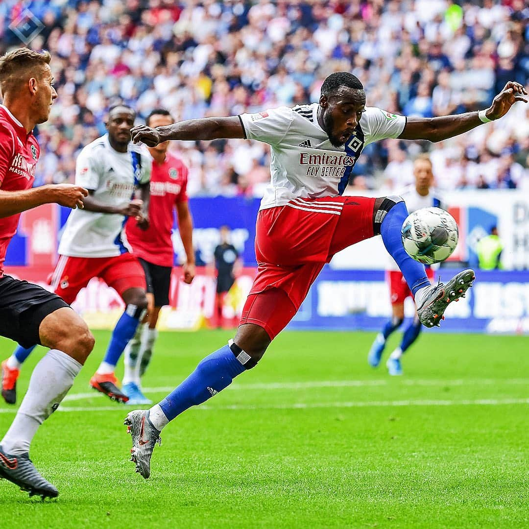 ハンブルガーSVさんのインスタグラム写真 - (ハンブルガーSVInstagram)「Ein richtig schöner Nachmittag 📸📸📸 #nurderHSV #HSVH96 #Heimsieg #Gänsehaut  ____ 📸 @witters_sportfotografie」9月1日 23時50分 - hsv