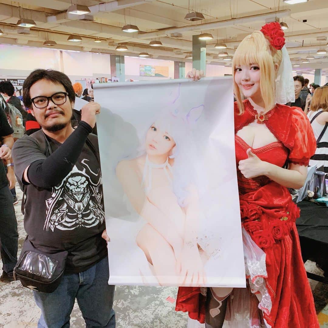 YingTzeさんのインスタグラム写真 - (YingTzeInstagram)「🌟 Animangaki 2019 🌟 It has been a fun & tiring weekend but I’m glad to have your loving support once again ! ❤️ I was at the event both days from 10am-5pm , thank you for coming to meet me , support my latest merchandise ( I sold out all my posters , sorry for those who couldn’t get it ~ I’ll bring more next time 😂 ) and for all the gifts !  _ Special thanks to @hunterkillz and @leonard.benjamintwo for getting my wall scroll and congratulations to @crusnik09 for the lucky draw !  _ My next event in Malaysia should be Cosmart + Comic Fiesta ! ❤️ p/s : Thanks for loving my cat calendar ~ My Cat Family is happy !  #blessed #animangaki2019 #cosplaymalaysia #fategrandorder #fatecosplay」9月1日 23時59分 - yingtze