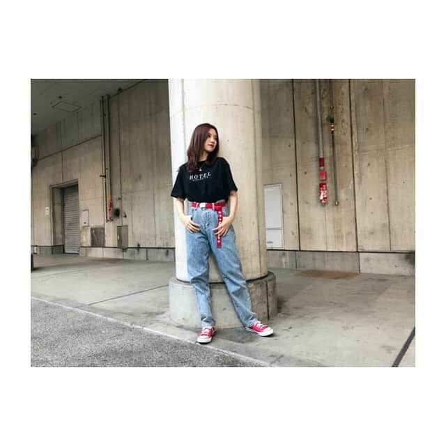 北川綾巴さんのインスタグラム写真 - (北川綾巴Instagram)「#ootd #lafayette  #beep #converse  @lafayette_nyc  @lafayette_online_store お気に入りTシャツ🥺🌼」9月2日 0時04分 - ryoha1009