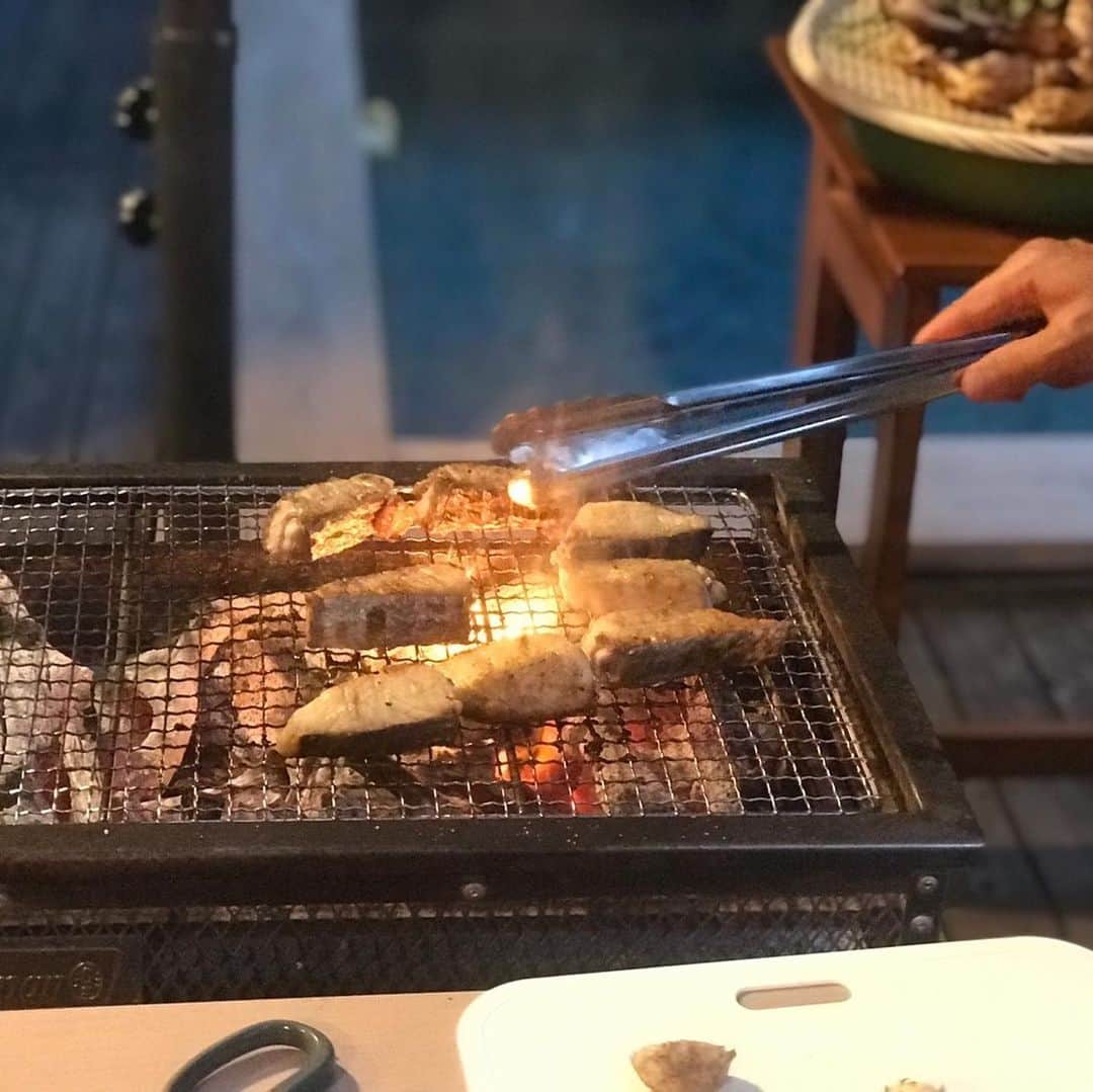 横田真一のインスタグラム：「夏の終わり 河口湖合終了 さあ来週から試合だ #ELPA 良い品を安価で #雷に強い延長コード #テレビクーラーリモコン各メーカー個別簡単対応  などなど 脂が乗ってめちゃウマな#鰆」