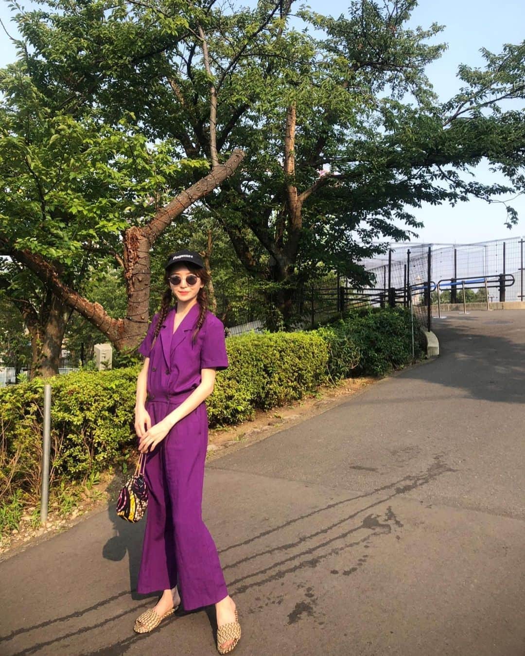 平木愛美のインスタグラム：「９月🌞🧡 いよいよ夏の終わりを感じちゃうね。この夏はなんだか、あっというまだったけど何気に今年も思い出濃く過ごせなぁ💞🌈 写真はいつかのpool＆遊園地🎡 #愛美ふく  誕生日のとき以来、３年越しのアンパンマン！  私にとって実は秋って大切なことが始まることが多い季節な気がするのです。 この秋で５周年を迎えるものがあったり💞👑 スタートな予感なものもある！  大好きすぎる夏のおわりはさみしいけど、日本の四季が好きです。 季節の変わりを感じる度、きゅんとさせられちゃう。 全力で季節のイベントを楽しむのが好き。  秋も楽しみまーしょー！🍂😋 #愛」