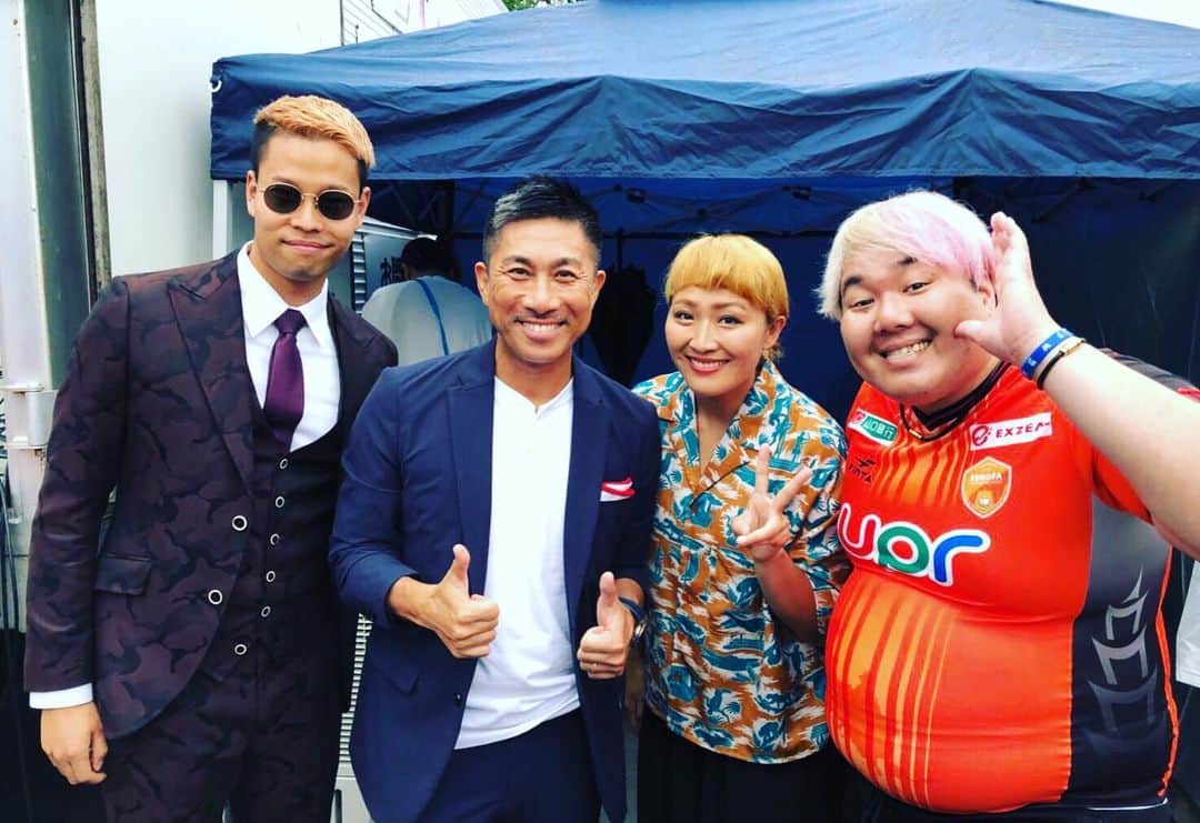 マキヒカのインスタグラム：「. . ご一緒させていただきましたですねー！⚽️⚽️⚽️🎮山口県素敵やん。 . #レノファ山口  #ぞのさん #丸山さん #ちゃまくん #esports」