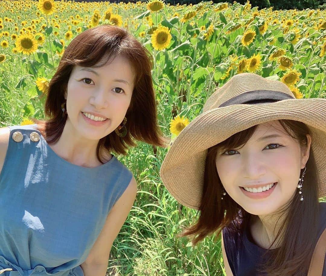 小椿希美のインスタグラム：「・ 8月の終わりは、 体調を崩して たくさんのご迷惑やご心配を おかけしてしまいました。 情けなさと悔しさとで いっぱいになりましたが 休む時間をたっぷり頂いて 周りの方たちの 優しさにたっぷり甘えて 声もしっかり戻ってきました☺️✨ 9月からまた 大好きなお仕事を 全力でやっていきます。 しばらく本当におとなしくしていたので、 動きたくて喋りたくて うずうずで😂フットワークの軽さが さらに加速してしまいそうです。 ご迷惑をおかけした分、 甘えて頼ってしまった分は、 お仕事を元気にしっかり 務めることで  還していこうと思います。 ・ 会社の先輩や 親友でアナウンサーの うっちーが お休みの間もずっと連絡をくれて 励ましてくれました。 本当に心強い存在です。 自宅には、先輩アナウンサーや 名古屋のお友達などから 今年中は困らないくらいの はちみつが…🍯 ・ #9月スタート#8月終わり#静岡ひまわり #静岡放送#内山絵里加#アナウンサー」