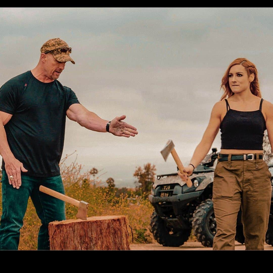 ストーン・コールド・スティーブ・オースチンのインスタグラム：「Tomorrow night on Straight Up Steve Austin. A little friendly competition with my special guest, The Man @beckylynchwwe. Check it out after @wwe Raw on @usa_network. 11/10C」