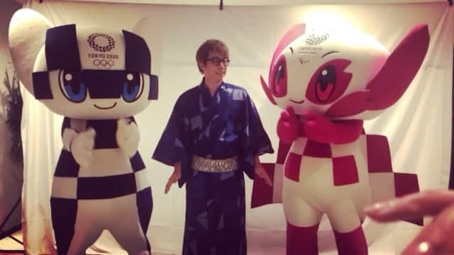 田村淳のインスタグラム：「オリンピックが来年に迫ってますね^_^  #オリンピック #ミライトワとソメイティ」