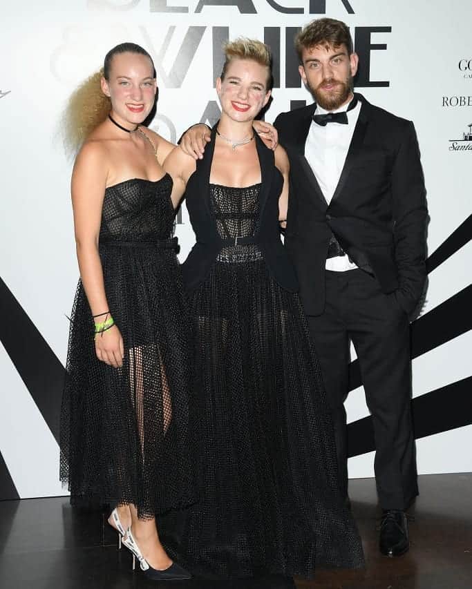 ベアトリーチェ・ヴィオのインスタグラム：「Black & White Vio’s in Venice 😎⚪⚫ . .  #BlackAndWhiteBall #VanityFairBall #Dior #DamianiGioielli #MostraDelCinemaDiVenezia」