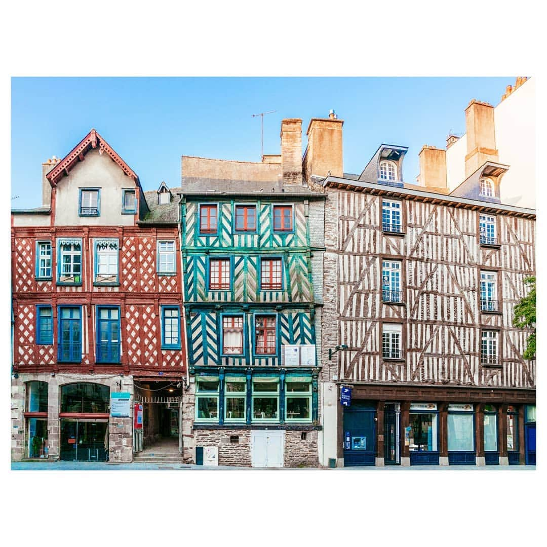 VuTheara Khamさんのインスタグラム写真 - (VuTheara KhamInstagram)「Crooked Houses, Rennes, France (2019) 1 or 2? . Taken w/ Sony #A7RII #SEL1635GM」9月2日 0時44分 - vutheara