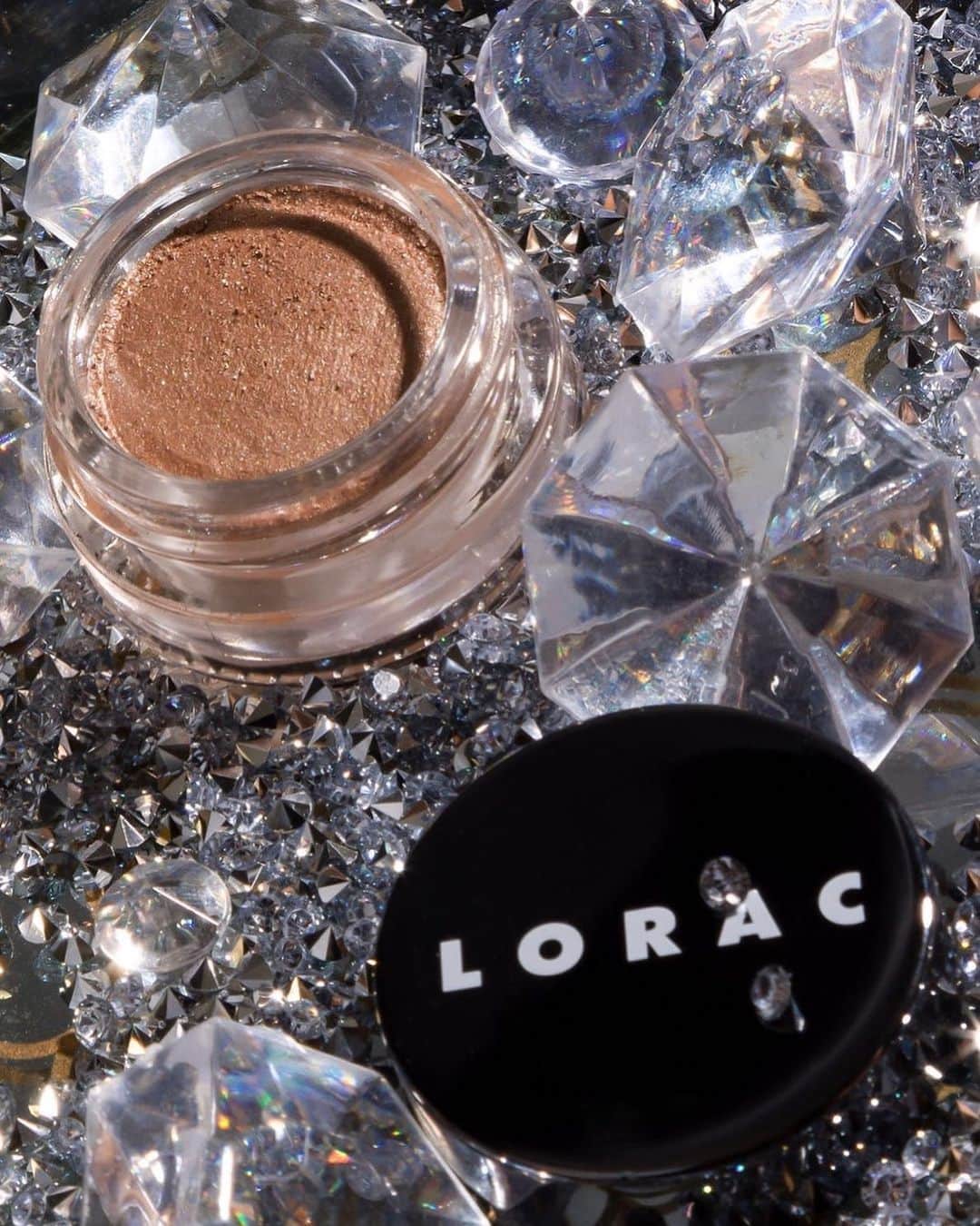 LORACさんのインスタグラム写真 - (LORACInstagram)「Bathe your lids in diamonds 💎✨ our NEW LUX Diamond Crème Eyeshadows contain 100% certified authentic diamonds that are milled into a fine, cosmetic-grade dust and infused into the crèmes for an exquisite shine ✨✨ available at @ultabeauty, ULTA.com and LORAC.com #LORAC #LORACLUXDiamond #LORACCosmetics #ULTA ##ULTABeauty」9月2日 0時56分 - loraccosmetics