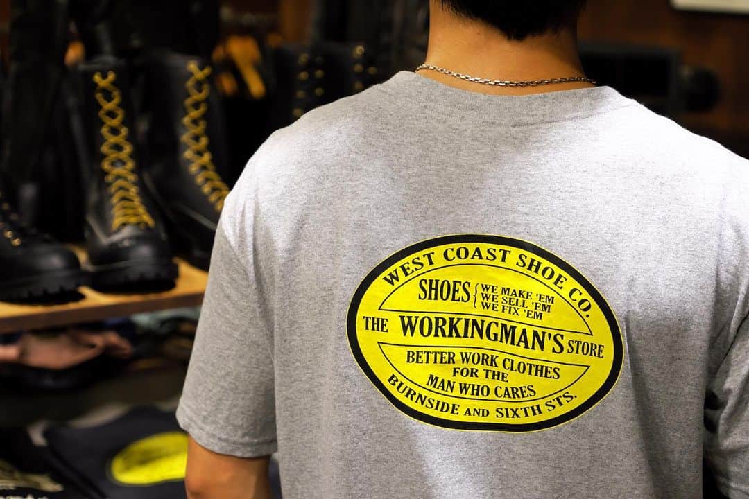 ウェスコさんのインスタグラム写真 - (ウェスコInstagram)「. 【WESCO® 1925 Tシャツ販売中】 デザイン中央に“THE WORKINGMAN'S STORE”と入るプリントデザインは、ウエスコが創業して間もない1925年から使われていた歴史あるブランドロゴです。 お買い求めはWESCO JAPAN直営各店またはオンラインショップまで。 ※ブラックのMサイズは完売しました。  #wesco #1925 #Tshirt #wescoboots #since1918 #100YEARS #oregon #scappoose #madeinUSA #wescojapan #wescoebisu #wescosetagaya #wescokanazawa」9月1日 16時06分 - wesco_japan