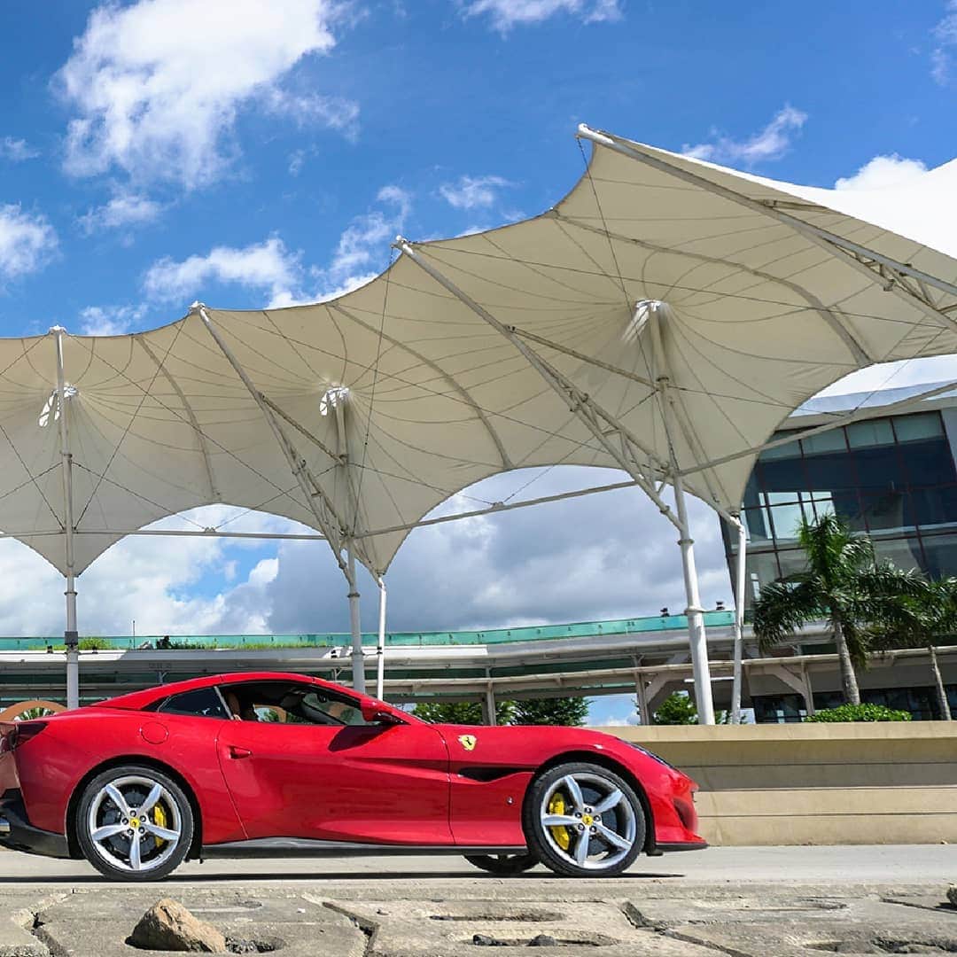 Ferrari APACさんのインスタグラム写真 - (Ferrari APACInstagram)「We took the #FerrariPortofino out for a drive around #Cebu and enjoyed a heady cocktail of azure skies, dripping sunshine and all-rounded freedom. ⁣ ⁣ Go to link in bio for a closer look at this #PrancingHorse. ⁣ ⁣ #JourneyWithFerrariPortofino #FerrariDrivingExcellence⁣ #FerrariPortofinoExperience #CebuPhilippines #CebuPH #WheninCebu #Philippines #IlCorsoMall」9月1日 16時03分 - ferrariapac