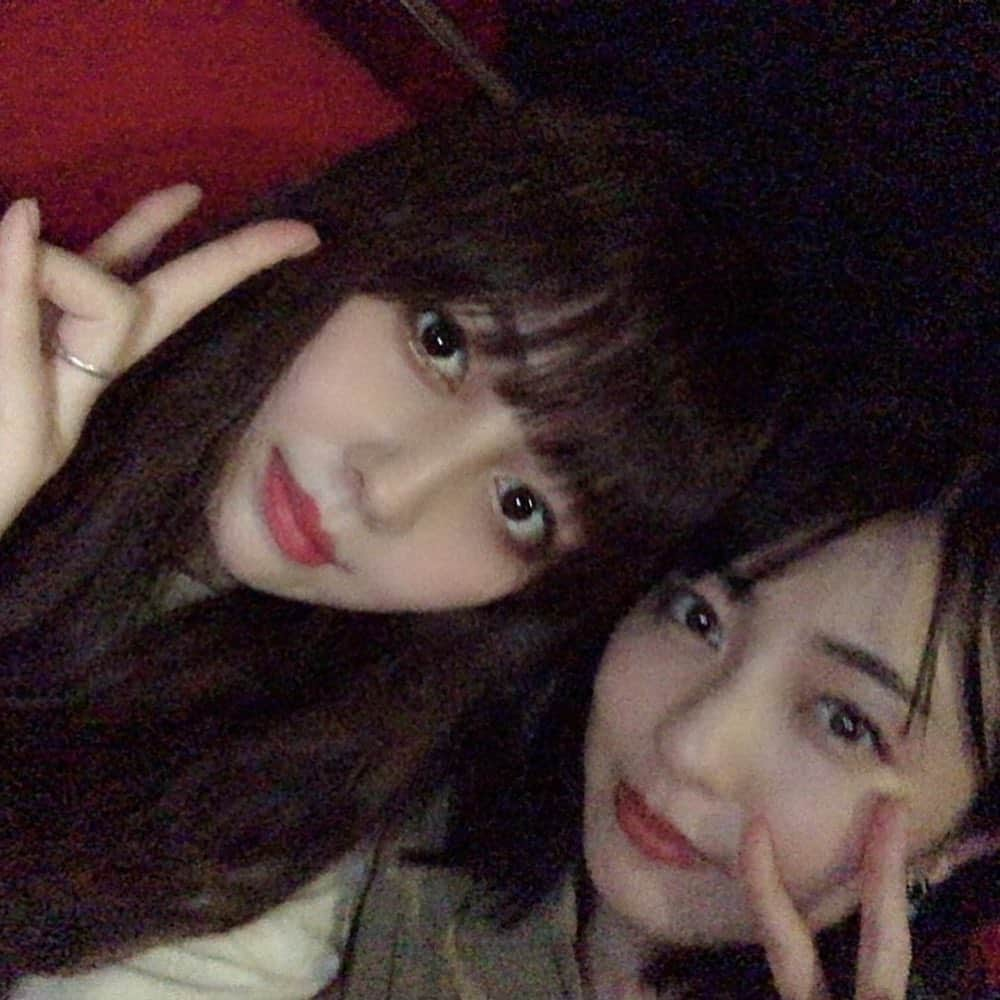 小島梨里杏さんのインスタグラム写真 - (小島梨里杏Instagram)「首輪をつけリードにつながれたような主人公のNOが言えない心と身体、不可解すぎる表情と行動に頭を抱え、犬たちの冷静な眼差しに同じ気持ちになりました。どんどん掛け違えて壊れていく愚かさには、ある意味最初から最後まで外さない主人公が在りました。  #映画 #ドッグマン #シモーネ が耳に残りすぎる  #親友 しほたんと何かを観るとき 何故かいつも突っ込まずにはいられないものがある🙄」9月1日 16時09分 - r_riria