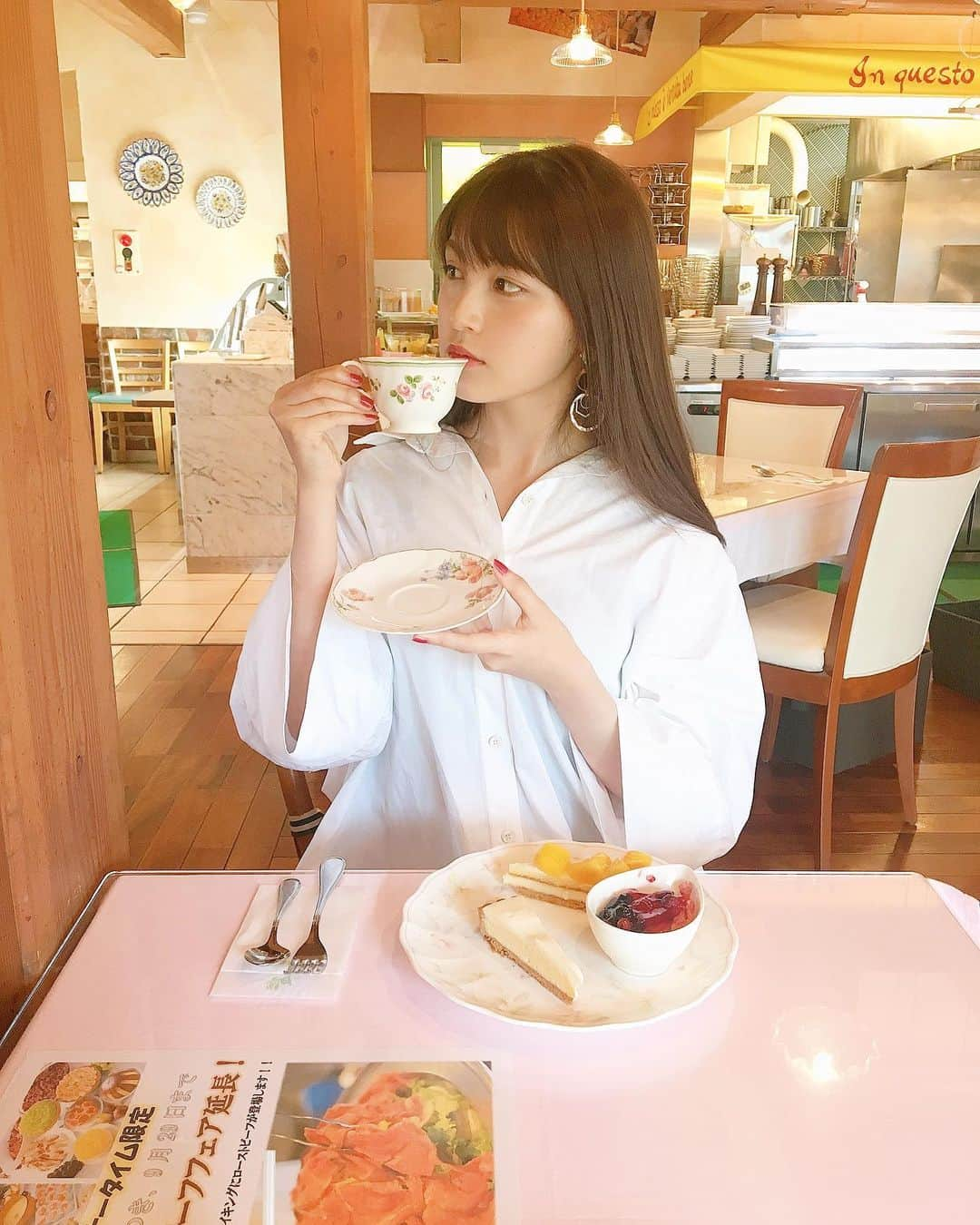 神志那結衣さんのインスタグラム写真 - (神志那結衣Instagram)「☕️❤︎🧁❤︎🍴 #cake #cafe #sweet #love #甘党 #coffee #zara #カフェ巡り」9月1日 16時16分 - jiina27