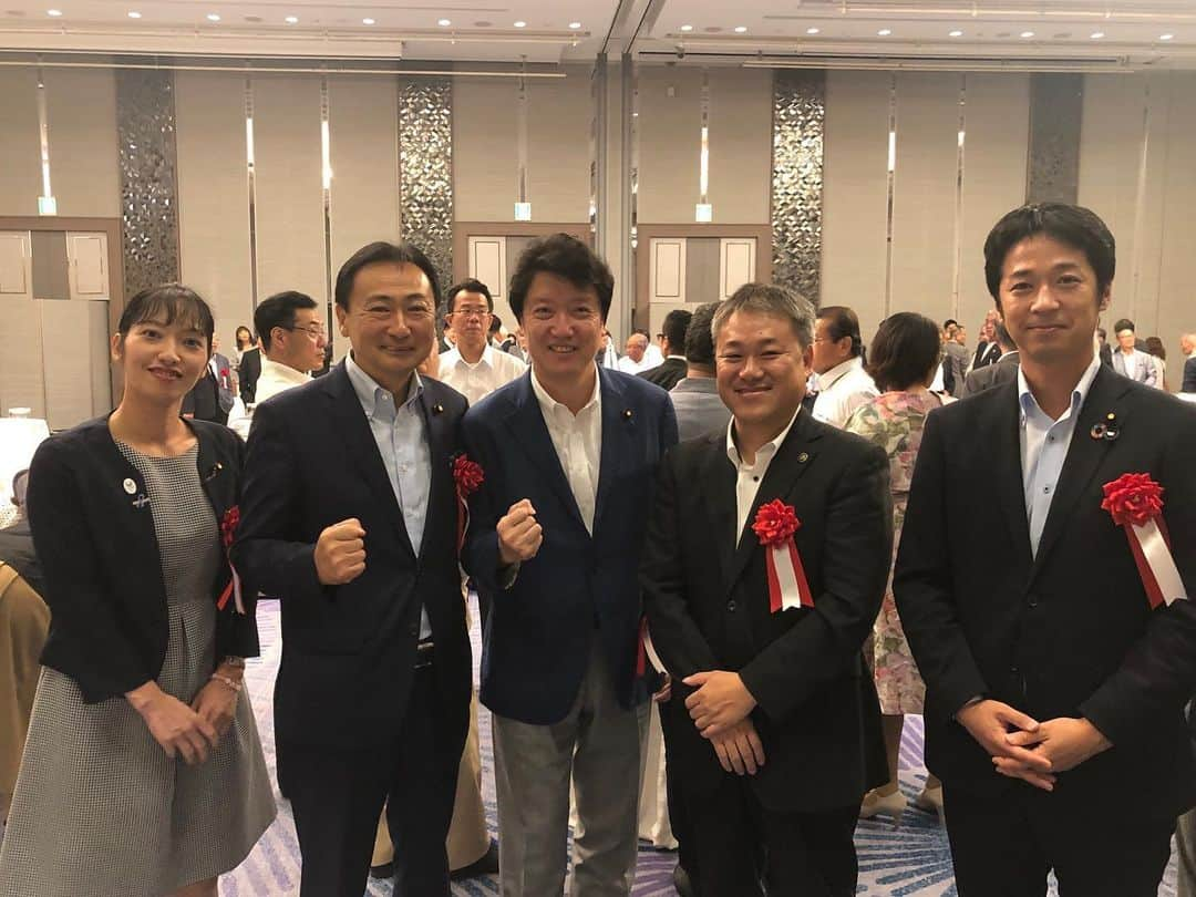 足立康史さんのインスタグラム写真 - (足立康史Instagram)「一昨日の井上英孝代議士の育てる会。おめでとうございました！  遅ればせながら。」9月1日 16時36分 - adachiyasushi