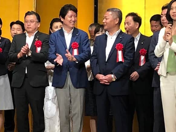 足立康史さんのインスタグラム写真 - (足立康史Instagram)「一昨日の井上英孝代議士の育てる会。おめでとうございました！  遅ればせながら。」9月1日 16時36分 - adachiyasushi