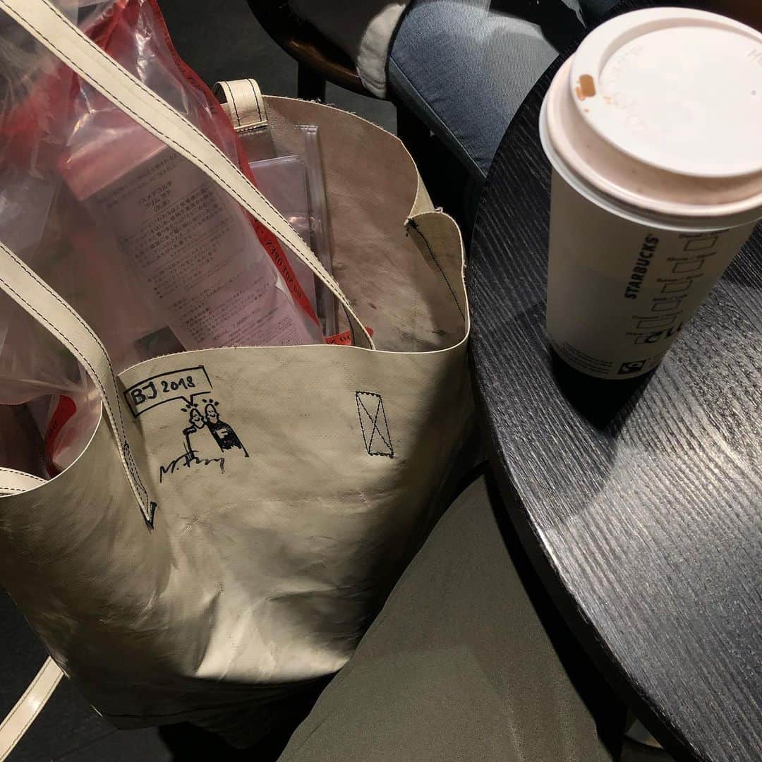 lixibei_iceのインスタグラム：「🇫🇷 平安 到达 ❤️」