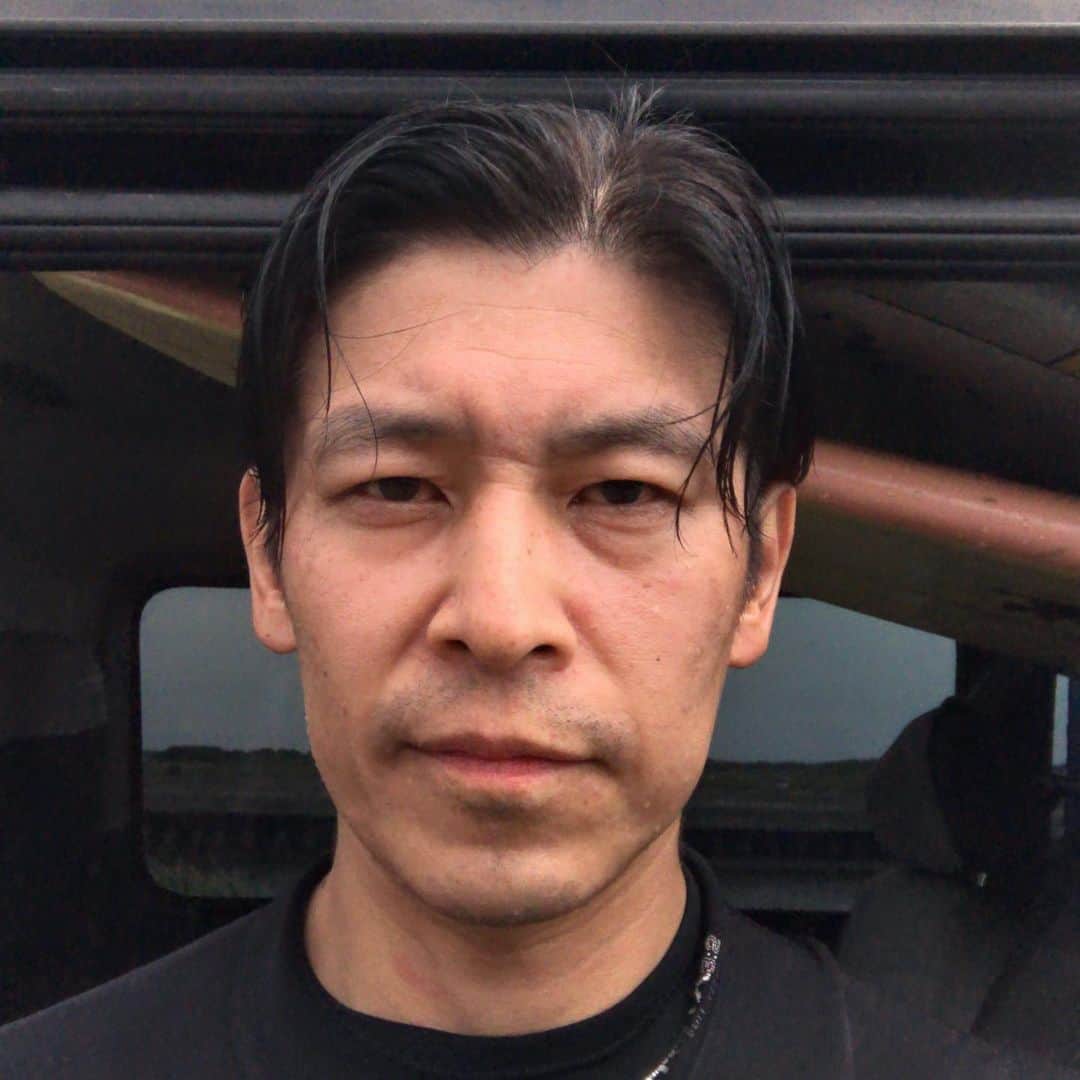 宮上元克のインスタグラム：「手術明け久々片貝でサーフィン 今日は激混みでした😣 早く夏終われ〜 #片貝漁港」