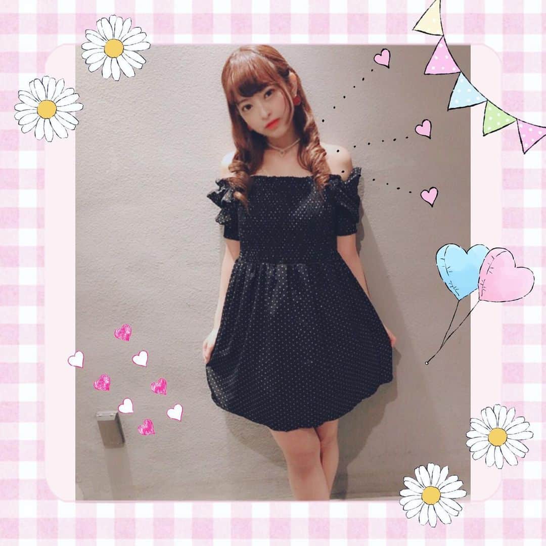 のインスタグラム：「昨日のコーデは @u_dresser さんのドットのワンピ💓肩も抱けるし出さなくてもいいし、セクシーにも可愛くも着れるから好きだなっ☺️👗」