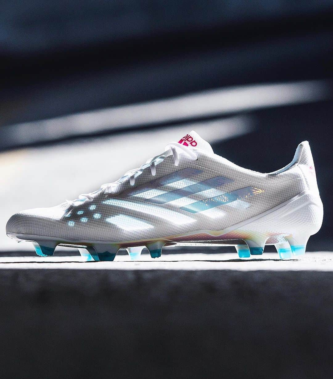 adidas Footballさんのインスタグラム写真 - (adidas FootballInstagram)「Speed of light.⁣ Introducing the new X99.1, exclusively available through adidas and select retail partners September 3.⁣ #LimitedCollection⁣ ⁣ #Football #Soccer #adidasFootball」9月1日 17時12分 - adidasfootball