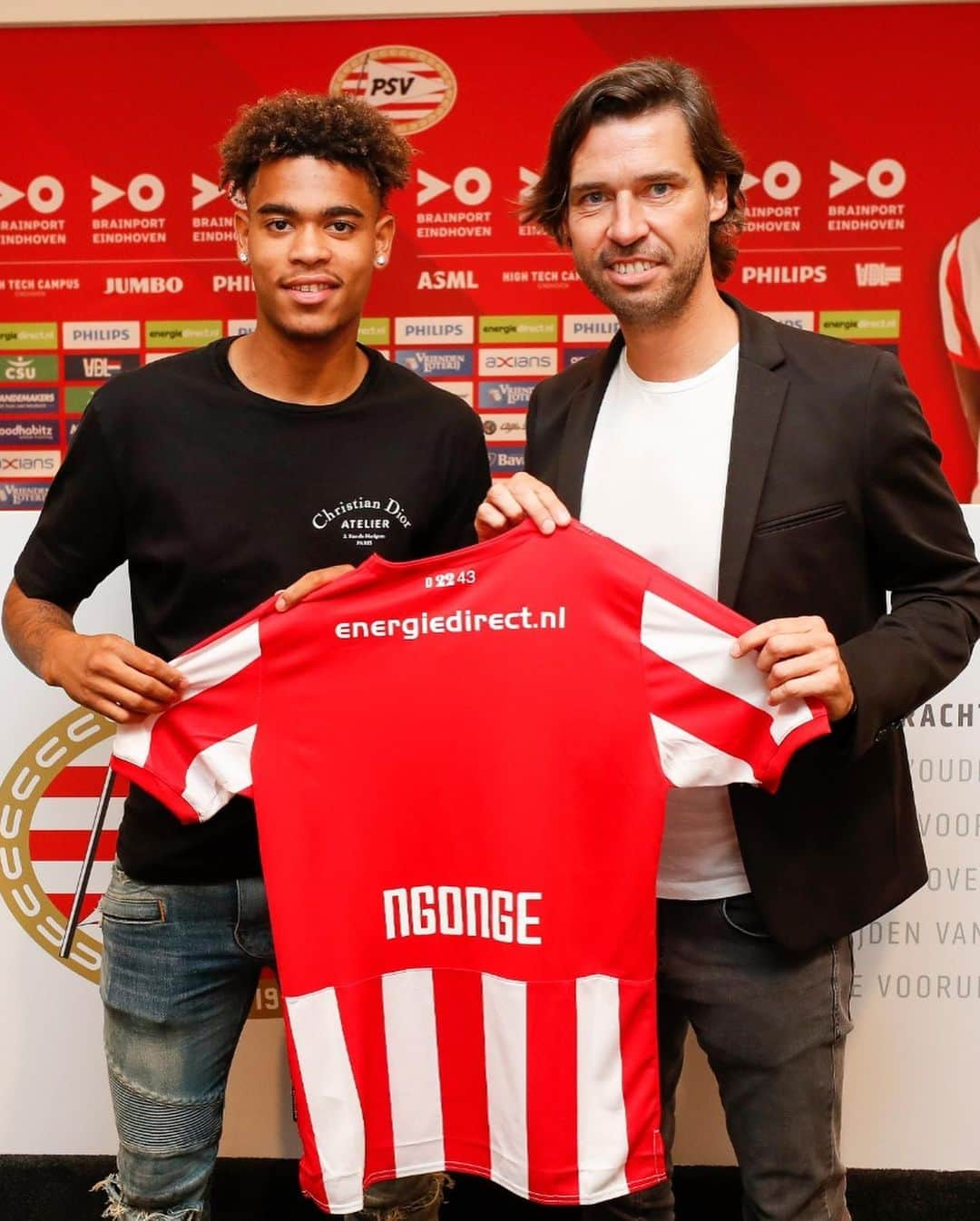 PSVアイントホーフェンさんのインスタグラム写真 - (PSVアイントホーフェンInstagram)「@cyril.ngonge -> Jong PSV. De aanvaller wordt gehuurd van Club Brugge. Welkom! 🤝」9月1日 17時30分 - psv