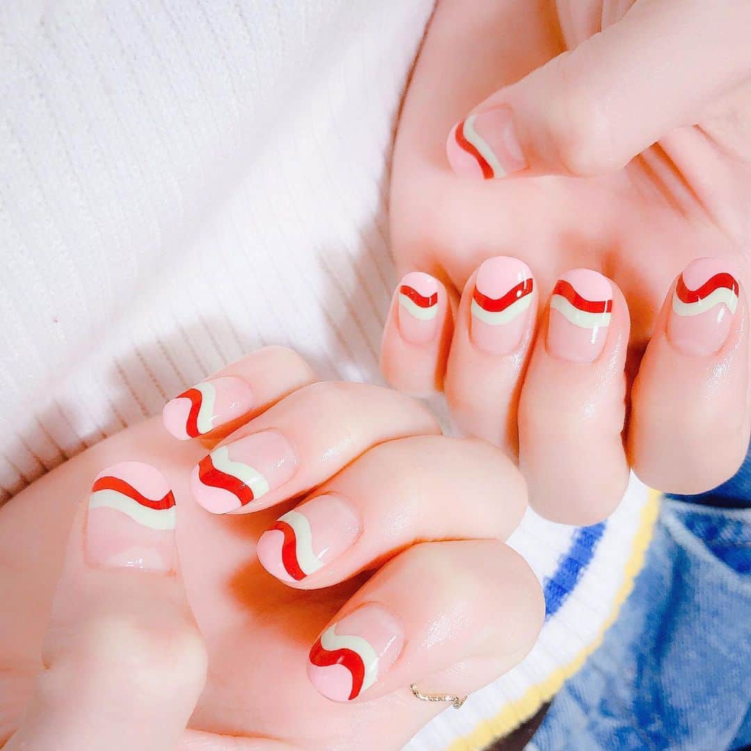 なかやまちえこのインスタグラム：「スイカみたいなカラーが可愛い😊 #nail #nails #nailart #ネイル #美甲 #ネイルアート  #clou #nagel #ongle #ongles #unghia #japanesenailart #manucure #네일 #젤네일 #네일아트 #네일리스트 #japanesenails #manicurist #gelnails #瀬戸あゆみ ちゃん」