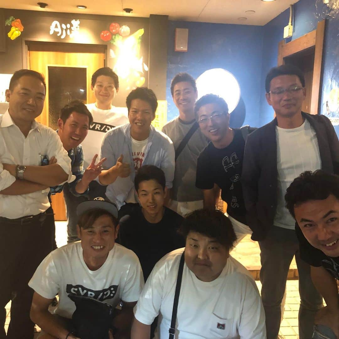 森下俊さんのインスタグラム写真 - (森下俊Instagram)「森下俊後援会-ジュビロ磐田観戦ツアー 昨日は後援会の皆様が観戦に来てくれました。 ありがとうございます！ チームは厳しい状況ですけど前を向いてやるしかないです。 今こそチーム一丸となり前を向いてやります。 試合でチームに貢献できてませんがやれることをやって貢献します。 株式会社ライフ・コーポレーション 山田社長  株式会社まるかさ 笠原社長  株式会社スリーアドバンス 栃本社長・竹中さん  株式会社ワイズガレージ 桐畑社長  合同会社メタインス 柏木社長  優司法書士法人 上村先生  弁護士 佐藤先生  株式会社VOGA 加藤社長・馬場さん」9月1日 17時38分 - 3shunmorishita5