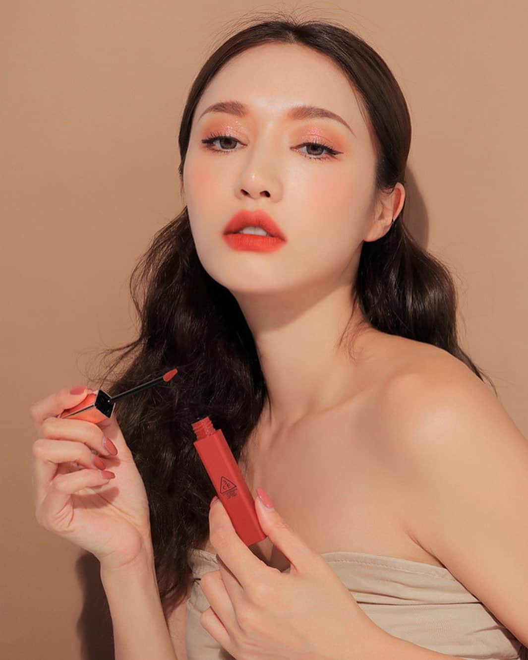 3CE Official Instagramさんのインスタグラム写真 - (3CE Official InstagramInstagram)「3CE CLOUD LIP TINT #PEACH_TEASE  자꾸만 손이가는 차분한 데일리 코랄 립💋 #3ce #3cecloudliptint #cloudliptint  #3ce클라우드립틴트 #클라우드립틴트」9月1日 17時40分 - 3ce_official