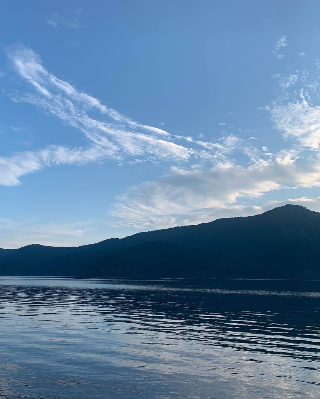 榊いずみさんのインスタグラム写真 - (榊いずみInstagram)「箱根、芦ノ湖にきたよー。 #hakone #ashinoko」9月1日 17時51分 - izumizmroom