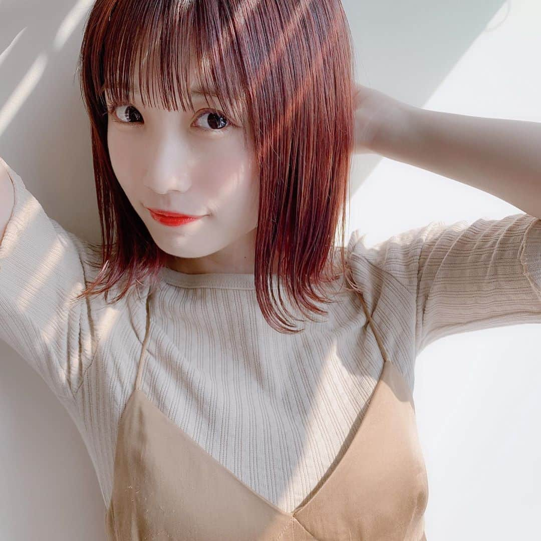 朝長美桜さんのインスタグラム写真 - (朝長美桜Instagram)「#わたるマジック 🧚‍♀️﻿ ﻿ 今回はピンクカラーにしましたっ🍒✨﻿ とっても可愛いカラーになって大満足です❤︎﻿ 毎日、ルンルンで過ごしちゃってる🥰﻿ ﻿ 撮影が続いていたから、﻿ 色落ちしても可愛い﻿ ピンクカラーになるようにして頂いてほんっとうに感謝です🥺🥺﻿ わたるさんが作るカラーがすごく可愛くて大好きです💫💕﻿ ありがとうございました😊﻿ ﻿ みんな、お揃いの#ピンクカラー にしよう〜﻿ ﻿ #わたるフィルター#ピンクカラー#美容室#SNIDEL#スナイデル」9月1日 17時53分 - miochan_0517