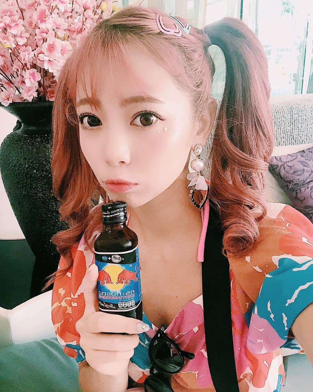 吉澤友貴さんのインスタグラム写真 - (吉澤友貴Instagram)「Love love❤️ กระทิงแดง🐃💕 RED BULL💙❤️」9月1日 18時01分 - yuki_yoshizawa_