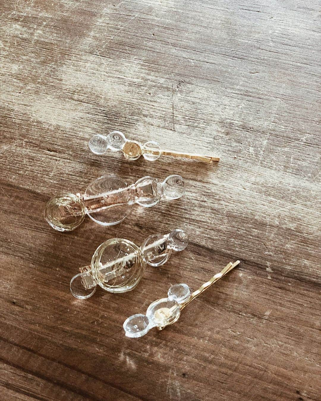 Erikaさんのインスタグラム写真 - (ErikaInstagram)「handmade hair accessory ¨̮♡ . . a/wのknitや、ボリューム素材に 合わしたい クリア素材をオーダー꒡̈⃝ ︰ ずっと気になってたとこで、やっぱり めちゃくちゃよかったᵕ̈* クリアのヘアアクセサリー って、 なかなかこれーーーっての 見つけれなくて、これツボ♡かわいい♡ アレンジのアイテムにプラス+ ‎⋆ . @bellthink  のhandmade ¨̮ ---------------- . #handmade#hairaccessory#clear#clearaccessory#hair#hairstyle #hairstyles #hairarrange #hairlove#meesyhair#meesybun#bobhair#locari_hair」9月1日 18時44分 - 911erika