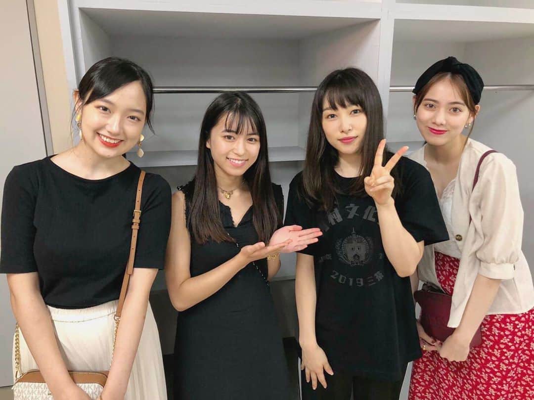 のインスタグラム：「「内村文化祭19三茶」に行ってきました( ´◡︎` ) ずっと笑ってましたよ、ほんと笑 桜井日奈子さんのナース姿が鬼かわで。 歌声も素敵で。 たのしかった！  #内村文化祭19三茶」