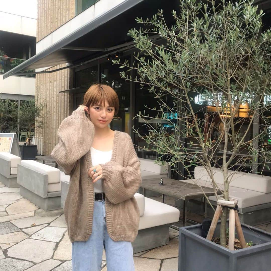 長谷川あやさんのインスタグラム写真 - (長谷川あやInstagram)「🍂🍂🍂 #fashion #ootd #outfit #code #coordinate #style #titivate #titivatestyle #152せんちこーで #ティティベイト #ローゲージニットカーディガン @titivatejp #ママコーデ ・ ・ ・ 夕方はすっかり 秋の空気だな〜〜っ😋🍠 ・ しかしカーディガンはまだ ちょっと早かった、、、笑 だぼっとした袖がお気に入り💛」9月1日 18時40分 - ayasuke_0516