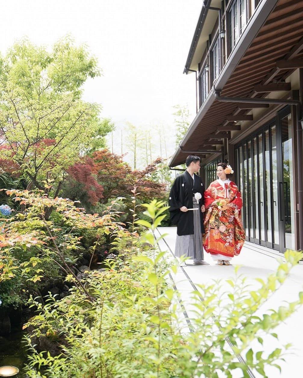 KIYOMIZU京都東山 公式さんのインスタグラム写真 - (KIYOMIZU京都東山 公式Instagram)「@kiyomizu_kyoto_higashiyama をフォローして、 『#kiyomizu京都東山』 『#kiyomizu花嫁』 『#スタイルズ花嫁』 をつけて投稿してくださいね＊ . ［#和装フォト ］ 伝統的な和装でのお写真◎ 京都ならではの素敵な景色で 思い出を形に残しませんか* . ---------------------- . ▼ブライダルフェアの予約は インスタのTOPからcheck⚐ ＞＞＞ @kiyomizu_kyoto_higashiyama. #スタイルズ花嫁 #dress #kyoto #kiyomizu #wedding #weddingdress #ウェディングドレス #ウェディングレポ #チャペル #ブライダルフェア #プレ花嫁 #卒花 #披露宴 #日本中のプレ花嫁さんと繋がりたい #結婚式 #結婚式場 #結婚式準備 #京都 #京都花嫁#関西花嫁  #marryxoxo #Dressy花嫁 #maricuru #maricuru卒花アンバサダー #和装フォト」9月1日 18時44分 - kiyomizu_kyoto_higashiyama