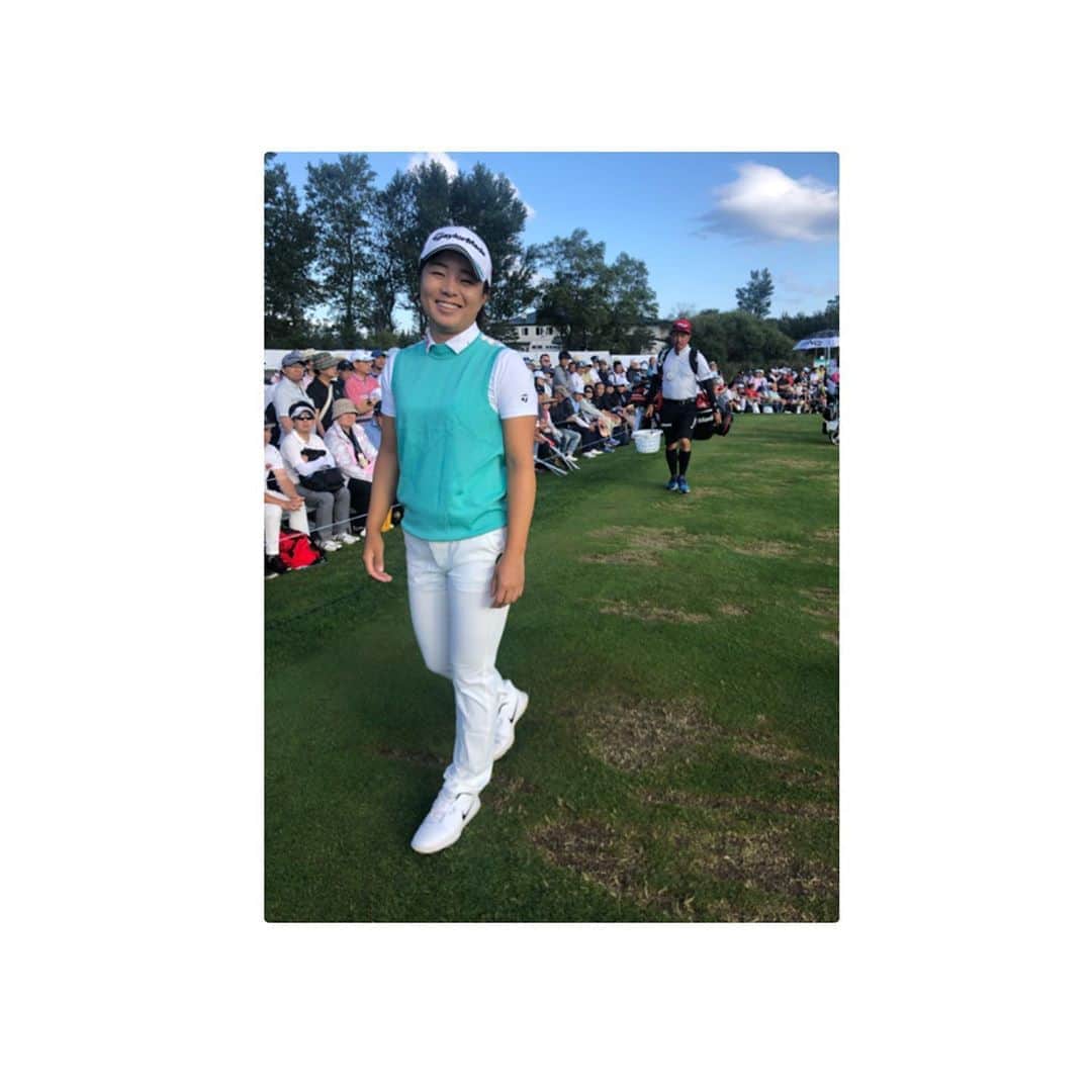 柏原明日架さんのインスタグラム写真 - (柏原明日架Instagram)「...@  今年も小樽に、完敗。  もっともっと練習して このコースで良いプレーがしたい！  また一から気合い入れ直します。  #ニトリレディスゴルフトーナメント #小樽 #jlpga #golf #otaru  2枚目の写真はチームニトリのキャプテン💚#永峰咲希ちゃん」9月1日 18時47分 - asuka_____official