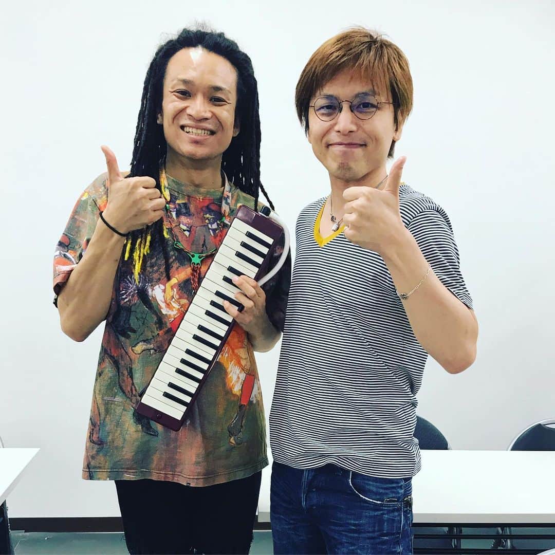 ただすけのインスタグラム：「今日は「ピアニカの魔術師」ミッチュリーのピアニカワークショップにしれっと参加しました。 大盛況！凄く勉強になりました！ 次は一緒にライブやれたら良いなぁ✨」