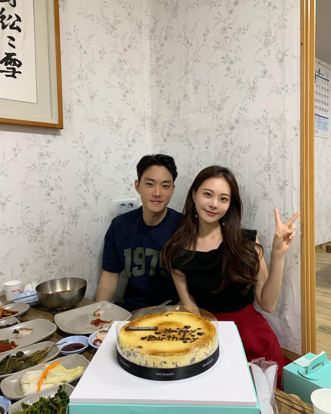 キム・ミニョンさんのインスタグラム写真 - (キム・ミニョンInstagram)「남편 시합끝나고 인제 맛집 방동막국수 에서 #생파 ㅋㅋㅋㅋㅋㅋㅋㅋㅋㅋㅋ이런 핫플 생파 처음이야 🤦🏻‍♀️맙소사! ㅋㅋㅋㅋ역시 행복은 #어디에서#무엇을 보다 #누구와 가 제일 중요한것같아요🥰🥳😆💕#이상하게행복하네」9月1日 19時33分 - minyoung_aori