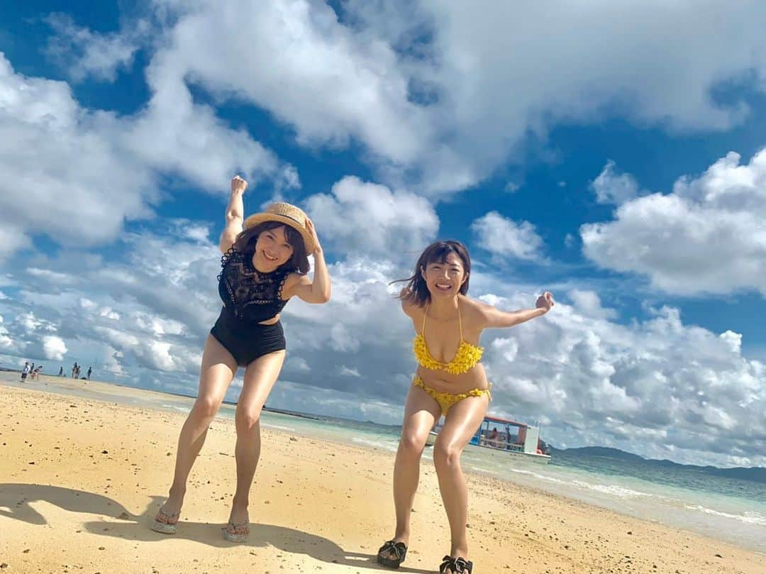 みひろさんのインスタグラム写真 - (みひろInstagram)「まなみん( @mana_0619 ) と水着でちちくりあったよ👙  いいだろだろ〜🐳 いつも爆笑旅行で楽しい🤣  #石垣島 #石垣島旅行  #幻の島 #幻の島ツアー #浜島 #女子旅 #女子旅行 #海 #海で  #水着 #おっぱい #おっぱい欲しい #谷間がほしい  #青春  #みひろ #mihiro #instagood  #instadiary  #instalike #instamood  #ow #instapic #instaphoto #girl　#follow #followme  #japanesegirl 👙…@dholic_official #dholic #ディーホリック」9月1日 19時34分 - mihiro0519