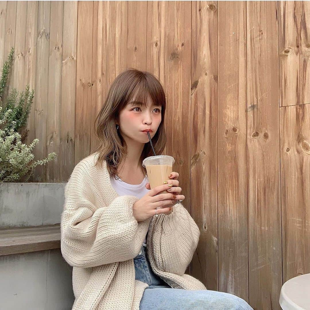 田畑佑莉さんのインスタグラム写真 - (田畑佑莉Instagram)「titivate の 秋服 🍂 ローゲージニットカーディガン🧶 形が可愛い ♡  下半身とか腰回りが気になるので、、、 こういうカーディガンはつい買ってしまう... ㅤㅤㅤ 華奢だと錯覚させる服が好き これから秋服買う人はぜひ覗いてみてね ↓🌰 ㅤㅤㅤ @titivatejp ㅤㅤㅤ  #titivate#ティティベイト#titivatestyle　 #ローゲージニットカーディガン #hairarrange #bob #salonmodel #ヘア #ヘアカラー #オレンジメイク #今日の服 #ミディアムヘア #サロンモデル #メイク #150cmコーデ  #リップ#夏メイク#ラテコーデ #ベージュコーデ #消えそうな色コーデ #大人カジュアル  ㅤㅤㅤ ㅤㅤㅤ ┈┈┈┈┈┈┈┈┈┈┈┈┈┈┈┈┈┈┈┈┈┈┈┈┈┈┈┈」9月1日 19時37分 - lily02tbt