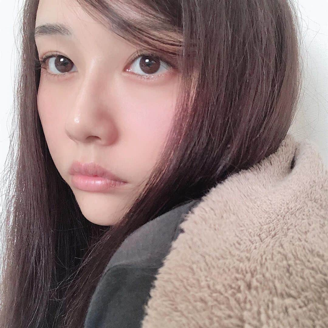 天野ゆうかさんのインスタグラム写真 - (天野ゆうかInstagram)「９月やねー🍂 大好きな季節が始まる🧥♡ . . . 今日は脱毛( @kireimo_official )だけ行って後はお家でゆっくりしてました。 全身やから顔の産毛までつるりん☺︎ . . . 今月はwowowでMARVELシリーズ一挙放送らしいよ🎬 見逃してたやつもあるから嬉しすぎ。 早速アイアンマン見てました🦸🏻‍♂️ #stanleeが毎回どこで出てくるんかも楽しんでたりする 男の子で見てる人よーおるけど、 女の子は見てる人少ないんかな？🤔 . . . . . . #休日 #素 #映画 #映画鑑賞 #アベンジャーズ #アメコミ #ironman #avengers #mcu #marvel #movie #wowow #dayoff #탈모 #피부 #KIREIMO #KIREIMO_PR #キレイモ #脱毛 #脱毛サロン #全身脱毛 #フォトフェイシャル #お肌の休息日」9月1日 19時38分 - yucca_official