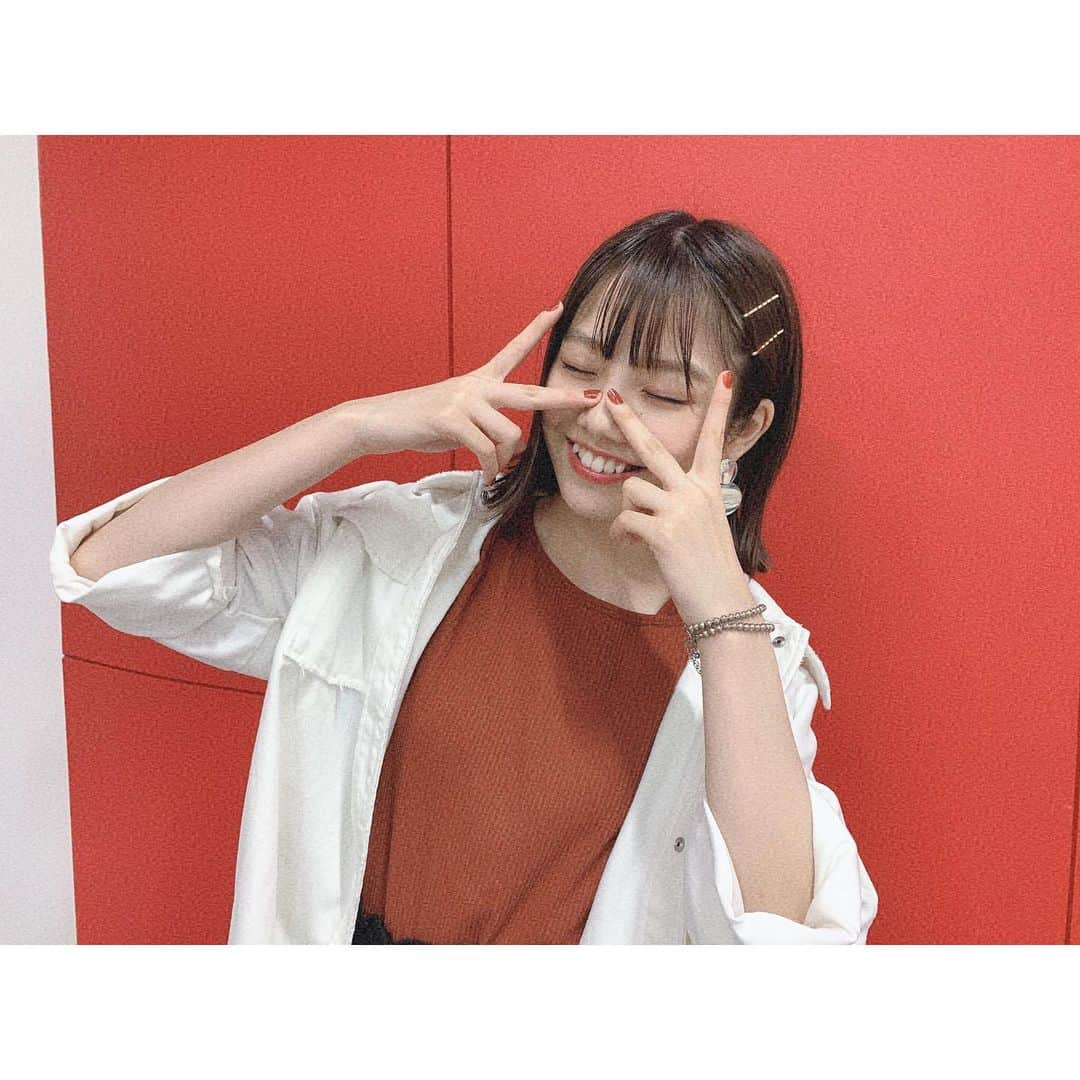 MOMOKAさんのインスタグラム写真 - (MOMOKAInstagram)「・ 遅くなりましたが、、 大阪ふぉーちゅんありがとうございましたーーーーっ！🐙💞 今回の私服！ 色味と、アイテムの組み合わせをいろいろ考えて、夏感と秋感のミックスにしました😂✌︎ トップスのデザインかわいすぎいいい、！😳🍑 もう8月も終わったということで、暦上は秋が始まった、、！ことになるね！まだ暑いけど😨(笑)  髪型はアンケートとったんだけど、めちゃ半々だったから、 外ハネ感も残しつつ、 ポニテのシュッとした感じもピンで止めて出してみました。どうですか？👧🏻 次大阪行くのはミナホとツアーと、、！今年中にまだ何回か行けそうなので楽しみです🥳わくわく！  今日のよる22:30からは、 エフヨコでBIDあります〜〜是非聞いてくださいっ！🏋️‍♀️☺︎ やっと筋肉痛よくなってきた〜〜😂」9月1日 19時51分 - momoka_jewel