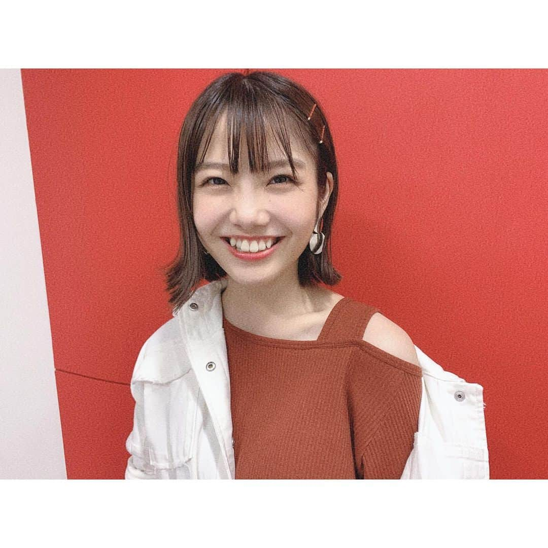 MOMOKAさんのインスタグラム写真 - (MOMOKAInstagram)「・ 遅くなりましたが、、 大阪ふぉーちゅんありがとうございましたーーーーっ！🐙💞 今回の私服！ 色味と、アイテムの組み合わせをいろいろ考えて、夏感と秋感のミックスにしました😂✌︎ トップスのデザインかわいすぎいいい、！😳🍑 もう8月も終わったということで、暦上は秋が始まった、、！ことになるね！まだ暑いけど😨(笑)  髪型はアンケートとったんだけど、めちゃ半々だったから、 外ハネ感も残しつつ、 ポニテのシュッとした感じもピンで止めて出してみました。どうですか？👧🏻 次大阪行くのはミナホとツアーと、、！今年中にまだ何回か行けそうなので楽しみです🥳わくわく！  今日のよる22:30からは、 エフヨコでBIDあります〜〜是非聞いてくださいっ！🏋️‍♀️☺︎ やっと筋肉痛よくなってきた〜〜😂」9月1日 19時51分 - momoka_jewel