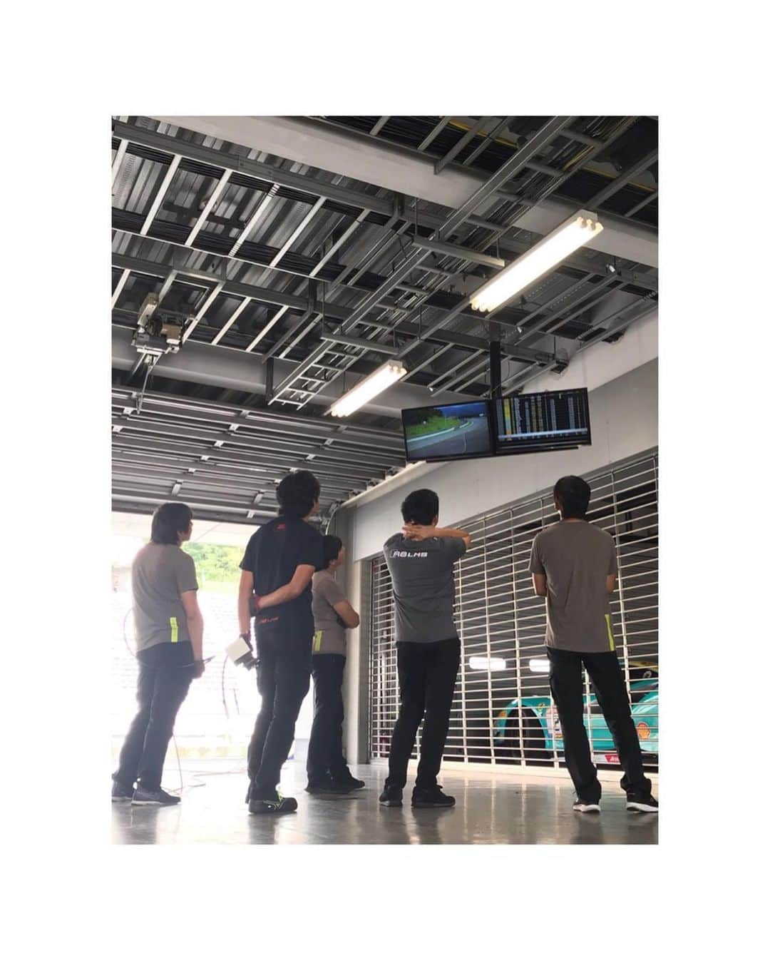 大谷芽衣さんのインスタグラム写真 - (大谷芽衣Instagram)「・ ・ ・ 昨日一昨日とA1 Fun Cup ２日間とっても 楽しかったです♡ いつかは車検場でおどおどせずに 一人でちゃんと出来るように なりたい…‼︎ トラウマ克服しなきゃ(´･_･`) ・ さちこさんと写真撮るのまた忘れて めっちゃショック(´•̥ω•̥｀) 久しぶりに会えて嬉しくて嬉しくて たくさんお話出来て 嬉しくなりすぎて写真忘れた(｡•́ωก̀｡) メカさんたちは相変わらず優しくて かっこよかった♡ Hitotsuyamaの皆様 A1ドライバーの皆様 ありがとうございました‼︎ ・ ・ #teamhitotsuyama #a1 #a1funcup #富士スピードウェイ」9月1日 20時02分 - otani_mei