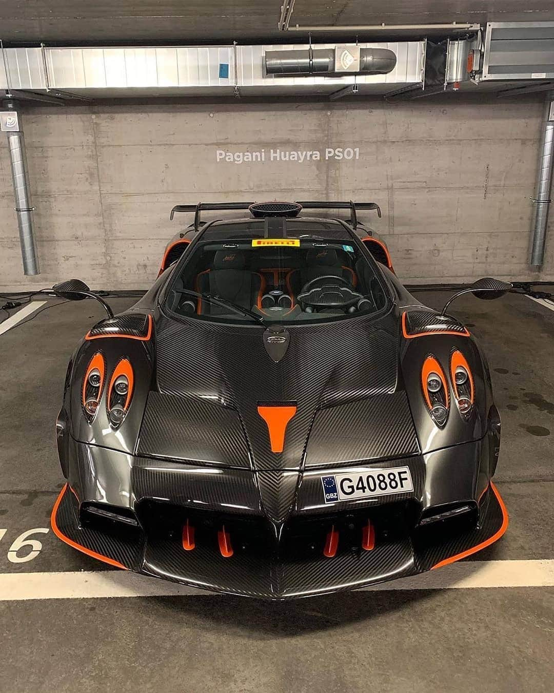 Kik:SoLeimanRTさんのインスタグラム写真 - (Kik:SoLeimanRTInstagram)「1of5 Pagani Huayra Imola 📸: @horsepower_hunters  Owner: @oleg_topcar」9月1日 20時08分 - carinstagram