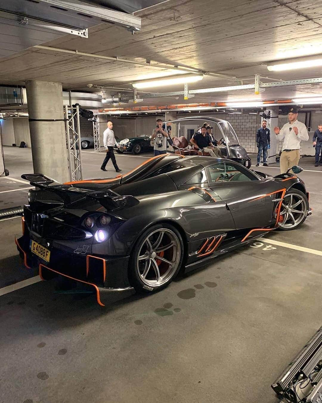 Kik:SoLeimanRTさんのインスタグラム写真 - (Kik:SoLeimanRTInstagram)「1of5 Pagani Huayra Imola 📸: @horsepower_hunters  Owner: @oleg_topcar」9月1日 20時08分 - carinstagram