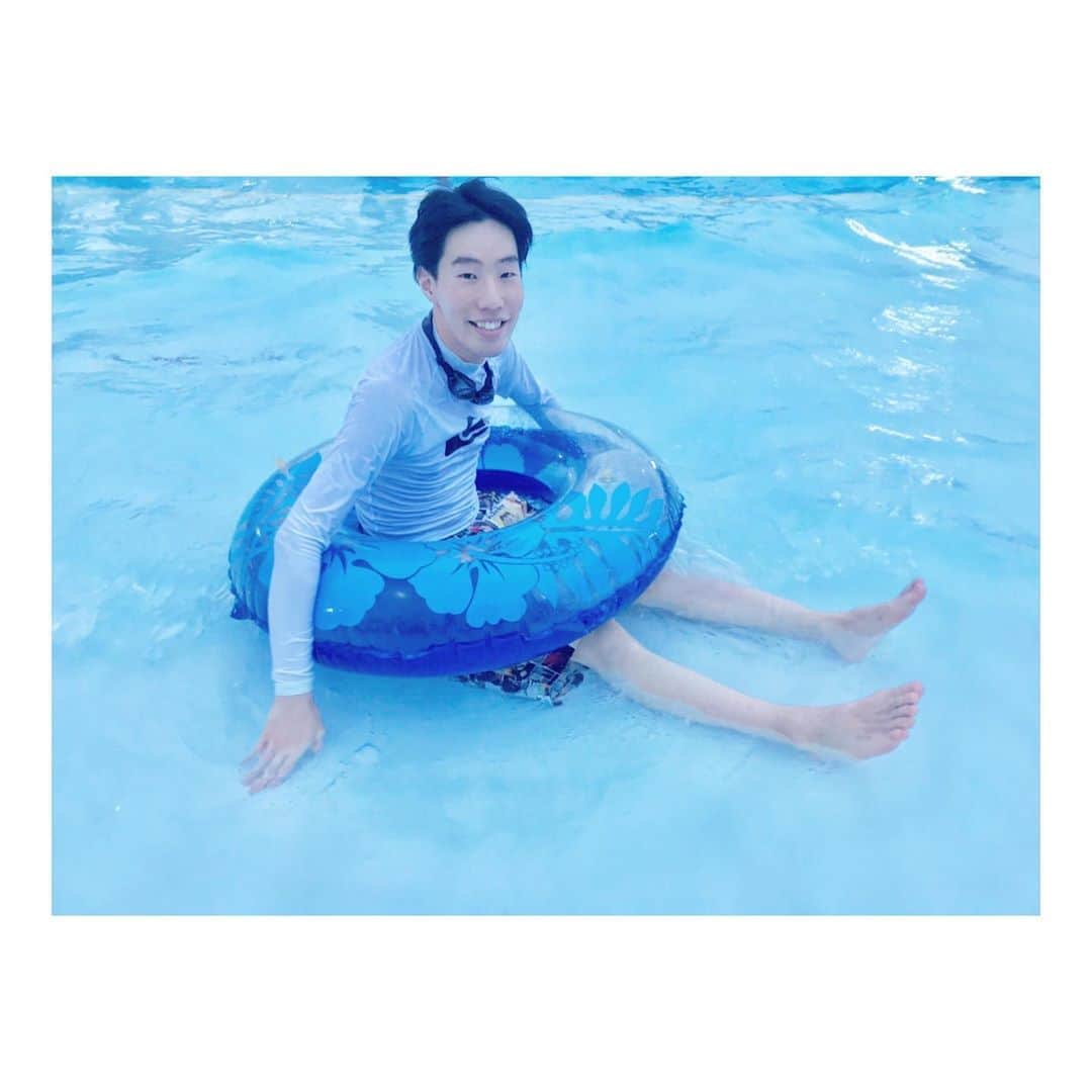 のインスタグラム：「🏖🏊‍♂️🥽🍉🌻 #pool #summer」