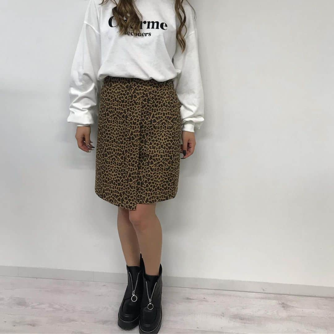 INGNI STOREさんのインスタグラム写真 - (INGNI STOREInstagram)「． 【 2019 Autumn collection 】﻿ ﻿ ﻿ ﻿ ﻿ ﻿ ﻿ ﻿ ﻿ ﻿ ♥︎ ヒョウ柄台形スカート﻿ ▫️#382392﻿ ⬜︎¥2,900＋tax﻿ ▫️2色展開﻿ ﻿ ﻿ 秋物新作スカート♡﻿ ﻿ ﻿ 今期トレンドのヒョウ柄が可愛いらしい﻿ ﻿ 台形スカートになって秋バージョンで登場✨﻿ ﻿ ロゴティーで合わせるとカジュアル見えになり﻿ ﻿ 先取りコーデへ💕﻿ ﻿ ﻿  #イング #ingni ﻿ #トップス#シンプル#大人コーデ#大人カジュアル#置き画 #置き画くら部#置き画倶楽部#トレンド#可愛い#お洒落#プチプラ#ootd #きょこ #お洒落さんと繋がりたい#aw#スカート﻿」9月1日 20時24分 - ingnistore