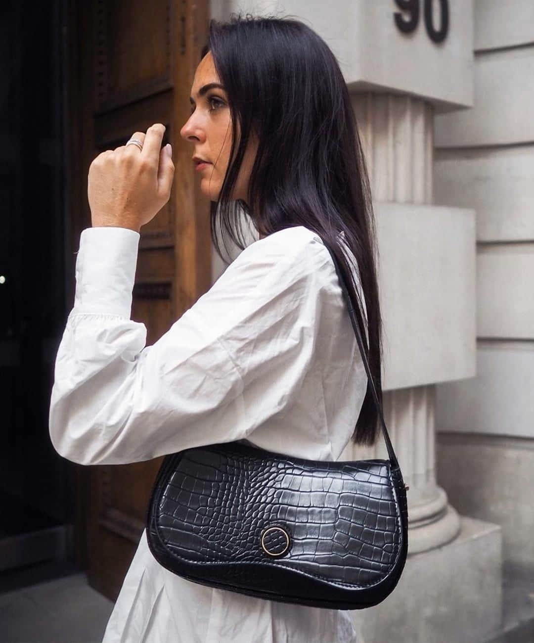 アクセサライズのインスタグラム：「Go from desk to dinner, work to weekend, with our stylish twist on a classic shape. Buy our Roxy croc print shoulder bag online today with 20% off! 📷: @meganmccoig 🔍: 7901580300  Tap the link in the bio to shop now.  #Accessorize #Accessorizer」