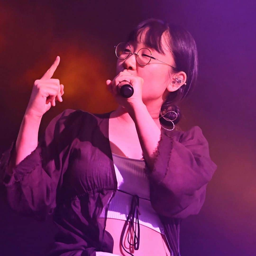 フジロック・フェスティバルさんのインスタグラム写真 - (フジロック・フェスティバルInstagram)「📸YAEJI JULY 26 FRI - RED MARQUEE . Photo by Masanori Naruse @mnp.hoto ‪#yaeji‬ #fujirock #fujirockfestival #フジロック」9月1日 20時32分 - fujirock_jp