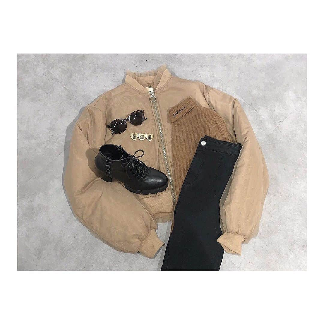 EATMEさんのインスタグラム写真 - (EATMEInstagram)「9.1 update... #EATME #SEPTEMBER #NEW #CAMEL #BLACK #ITEM #🌹 サングラス、ブーツ➡︎発売中 ブルゾン、トップス、パンツ、バレッタ➡︎9月発売予定 . TOP画面のURLからEATME WEB  STOREをCHECK💁🏻‍♀️ @eatme_japan . チュールラッピングブルゾン（ #BLOUSON ） ¥16,000（＋tax） COLOR🎨:CML.PNK.BLK SIZE📐:FREE . サイドレースアップスキニーパンツ（ #PANTS ） ¥12,000（＋tax） COLOR🎨:BLK.IDG SIZE📐:S.M . トリプルハートバレッタ（ #BARRETTE ） ¥2,200（＋tax） COLOR🎨: GLD.SLV . ボストンフレームサングラス（ #SUNGLASSES ） ¥2,500（＋tax） COLOR🎨: MIX.BEG . チャンキーヒールショートブーツ（ #BOOTS ） ¥13,880（+tax） COLOR🎨:BLK.PNK.MIX SIZE📐:S（22.5cm) M（23.5cm）、L（24.5cm） . #EATME_COLORITEM  #eatmejapan #イートミー #fetishmode #2019aweatme #VINTAGEAFTERNOONTEA #益若つばさ #tsubasamasuwaka #fashion #japan #tokyo #harajuku #umeda #原宿 #梅田エスト #instagood #like4like」9月1日 20時33分 - eatme_japan